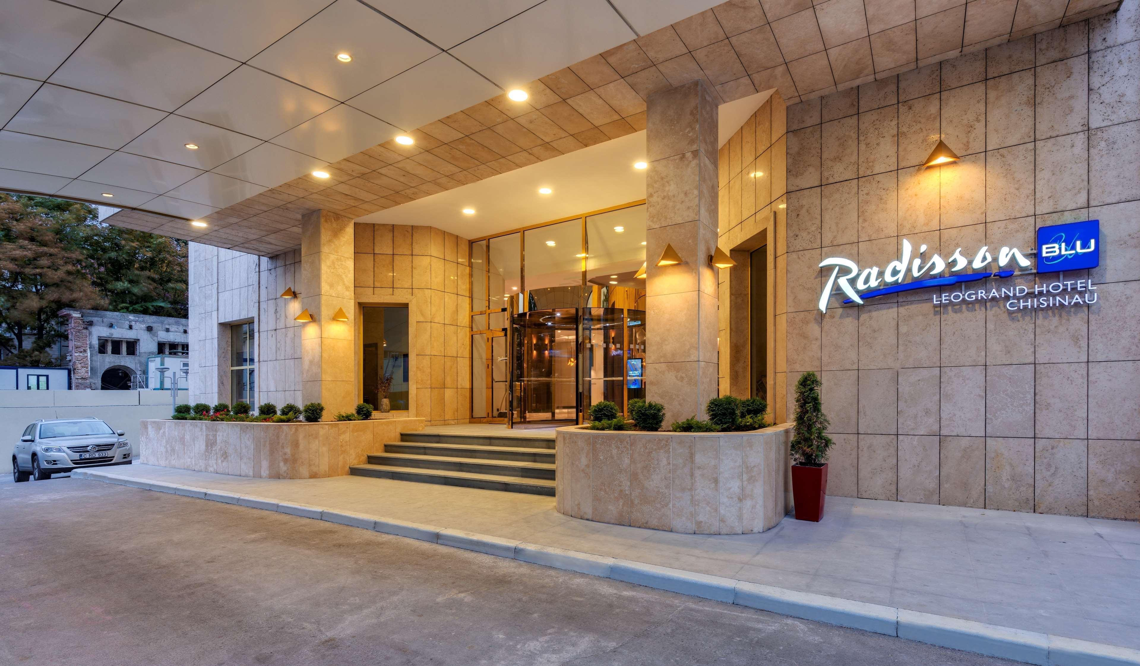Radisson Blu Leogrand Hotel Кишинёв Экстерьер фото
